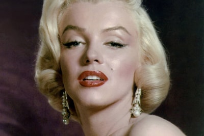 Vandaag zou ze 100 geworden zijn: het tragische leven van Marilyn Monroe, sekssymbool met daddy issues