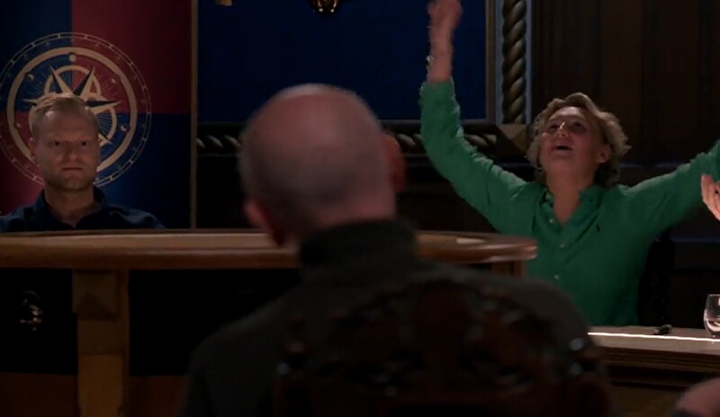 Verbijstering en ontlading wanneer Omar toegeeft dat hij een verrader is. 