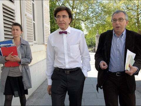 Premier Elio Di Rupo (midden).