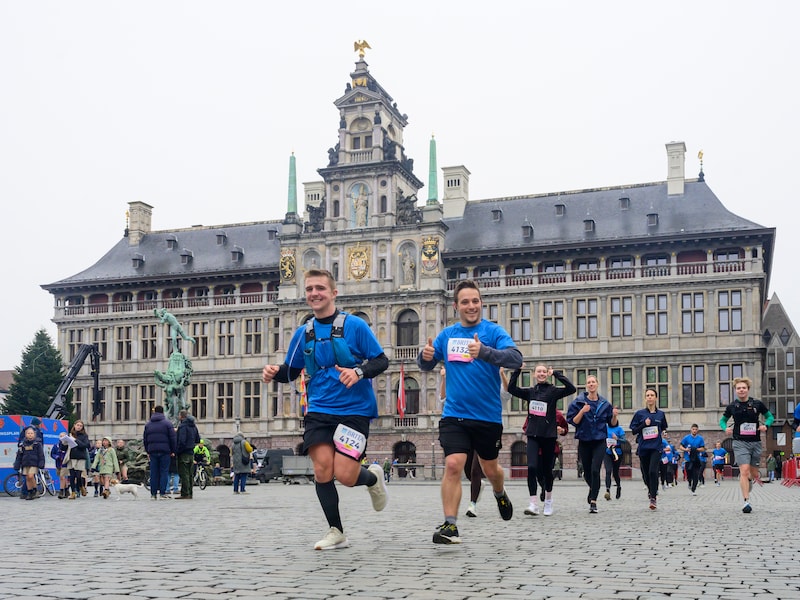 BRITA Urban Trail Antwerp trekt door Bourlaschouwburg en opvallende sportstudio
