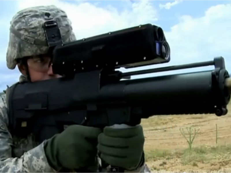 Eeb Amerikaanse militair demonstreert 'the Punisher'.