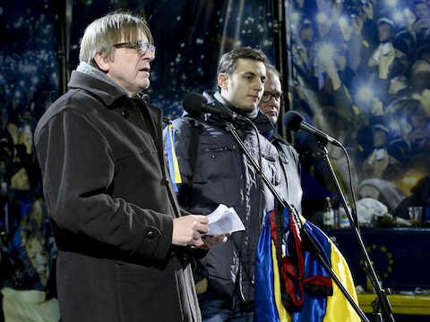Guy Verhofstadt tijdens een bezoek van EU-diplomaten aan Oekraïne.