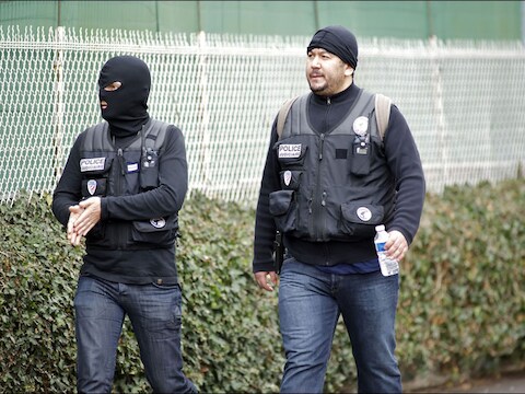 De vader van Merah is van mening dat de politie zijn zoon moest inrekenen..