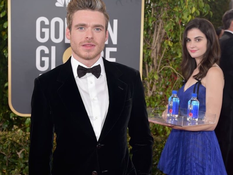 Het Fiji-watermeisje tijdens de Golden Globes.
