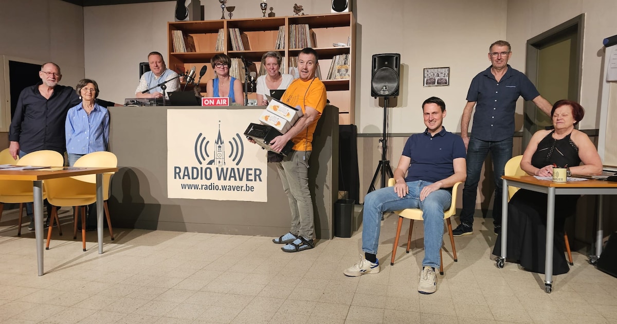 Het Wavers Toneelgezelschap speelt ‘Radio Waver’ in Graaf d’ Elissem ...