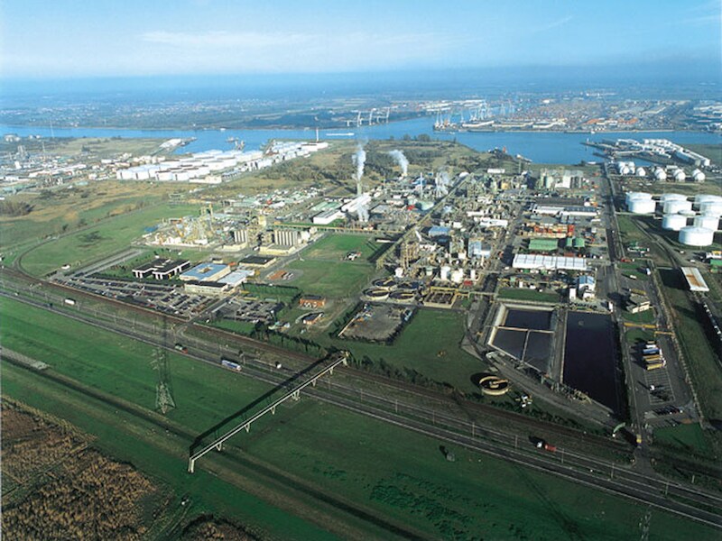 Luchtfoto van Monsanto Antwerpen.