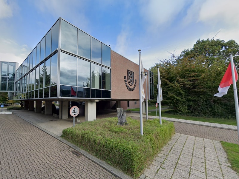 Gemeenteraad buigt zich over containers voor Chiro Negenmanneke en geldautomaat in Vlezenbeek