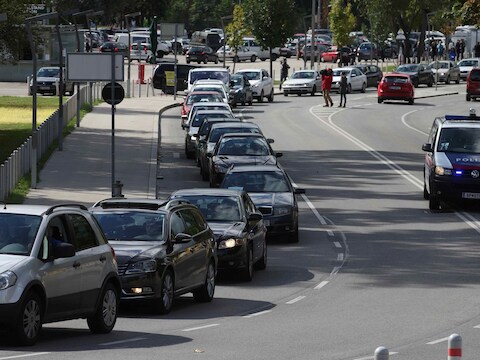 Zo'n 140 chauffeurs trokken van Wenen naar Boedapest om vluchtelingen op te halen.