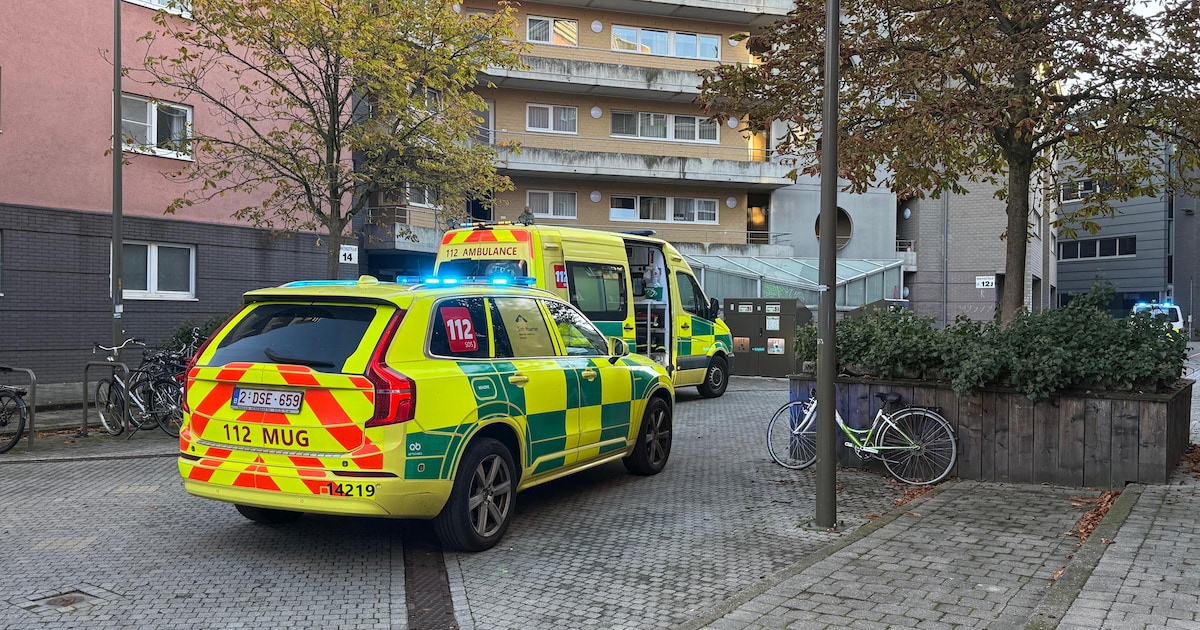 Man (53) loopt brandwonden in gezicht op nadat hij pan met hete olie ...