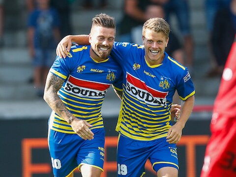 Benji De Ceulaer (links) scoorde de openingsgoal in een dolle beginfase.