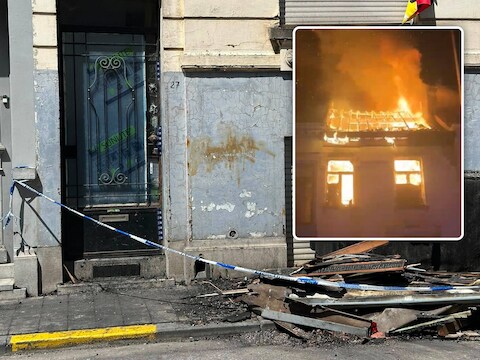De woning blijft verzegeld na de verwoestende brand. Foto inzet: de woning die in lichterlaaie stond.