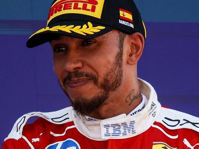 Hij geloofde er zélf niet eens meer in: hoe Lewis Hamilton dit seizoen uit de doden is opgestaan