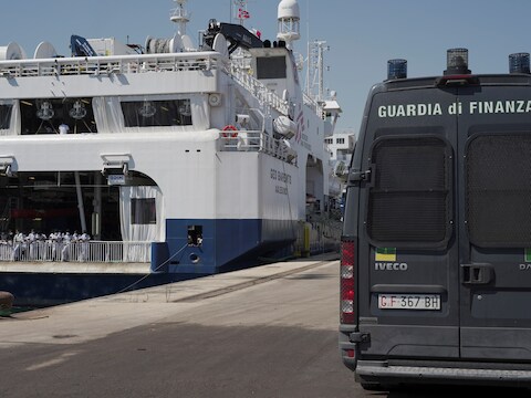Archiefbeeld: het  schip 'Geo Barents' in de haven van Augusta, Sicilië