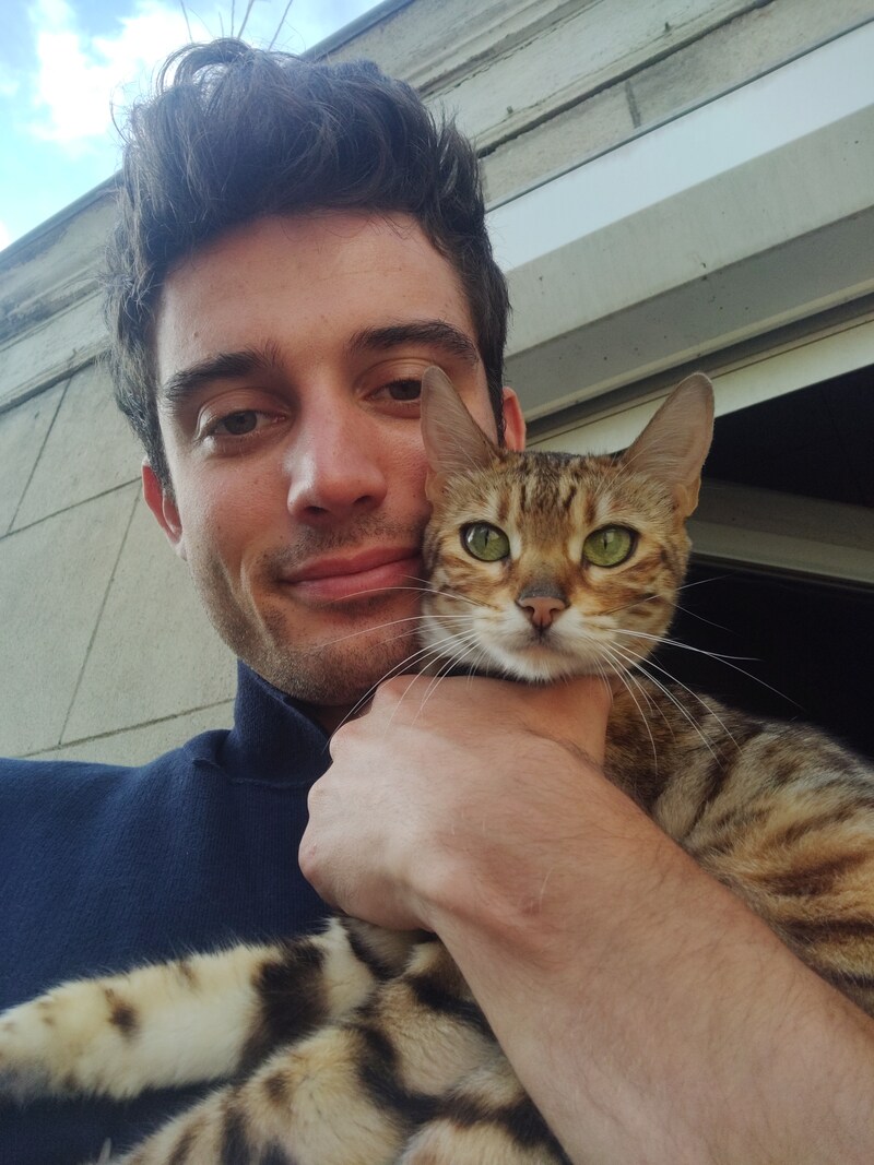 gaetan-met-zijn-bengaals-katje-cleo