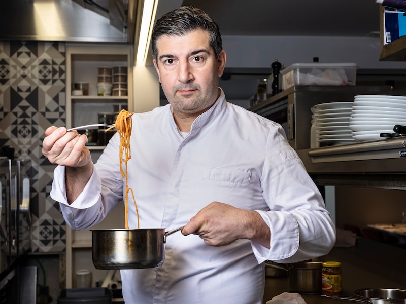 Zelf verkiest Peppe - hoe kan het ook anders voor een sterrenchef? - zijn zelfgemaakte pasta. 