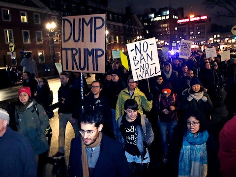 Een demonstratie in Cambridge (Massachusetts) tegen het herziene inreisverbod van president Trump.