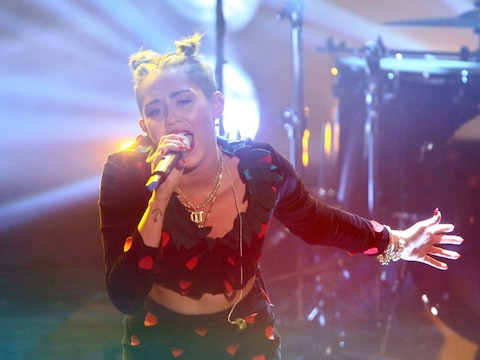 Miley Cyrus op het podium in Duitsland.