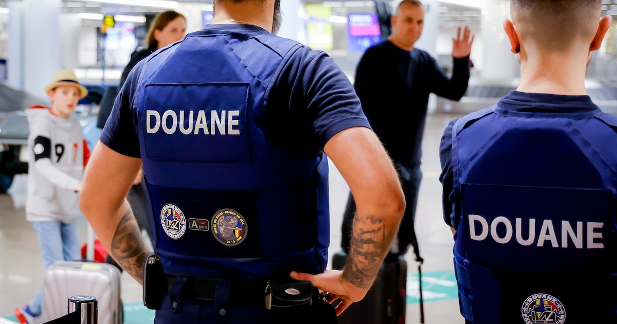 Zeventien leden van criminele bende die jarenlang drugs smokkelde via ...