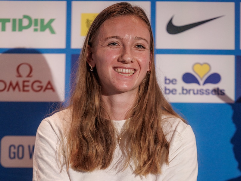 “Ik ben en blijf gewoon Femke en dat is prima zo”: hordeloopster Femke Bol kan 24ste zege op rij pakken in Diamond League