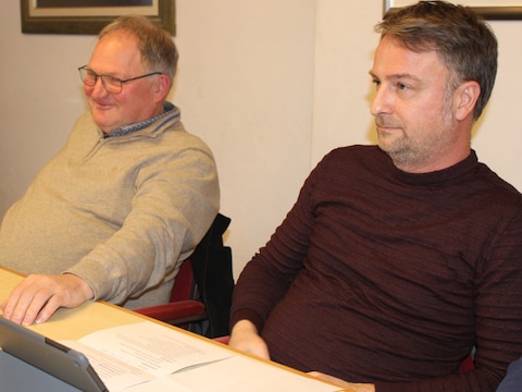 Rechts: schepen Dries Decorte, hier naast schepen Jacques Blanckaert, beiden CD&V.