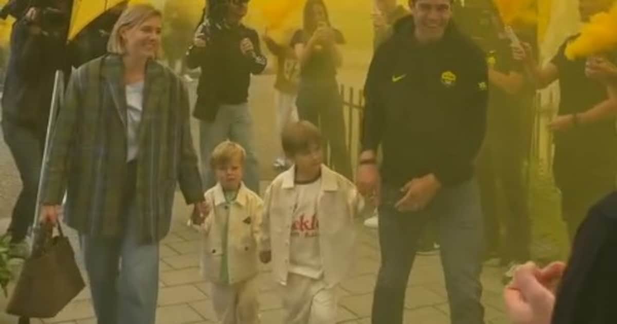 “Om 8 uur ‘s ochtends hing ik aan de lijn met de koning”: Wout van Aert ...