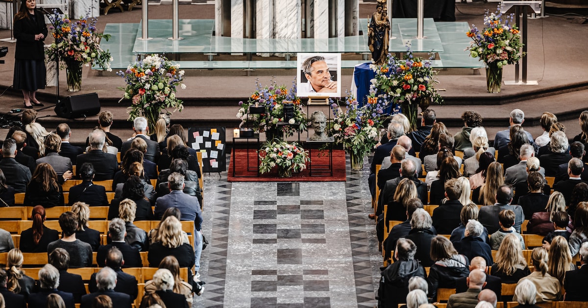 Hans laat een blijvende indruk, binnen en buiten de mediawereld”: bomvolle  kathedraal in Mechelen neemt afscheid van Hans Otten (55) | Regio | HLN.be