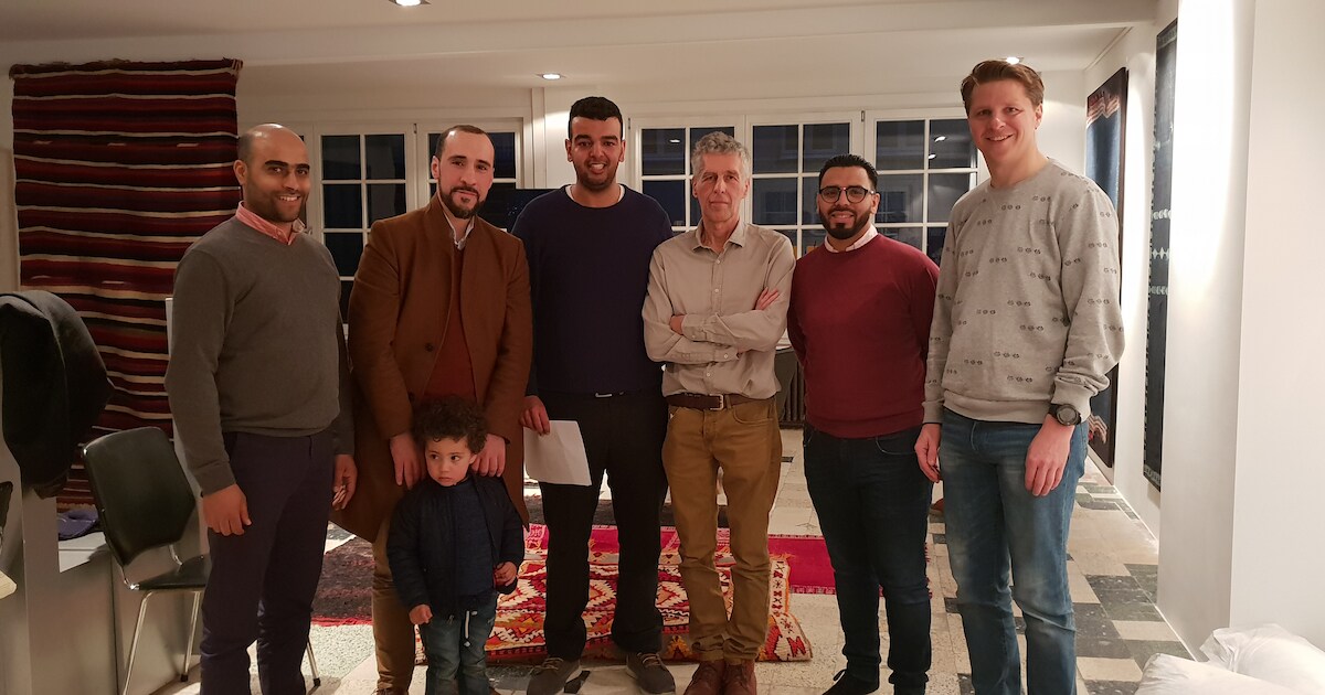 Delegatie moskee bezoekt kunsthuis Salon Radical | Kortrijk | HLN.be