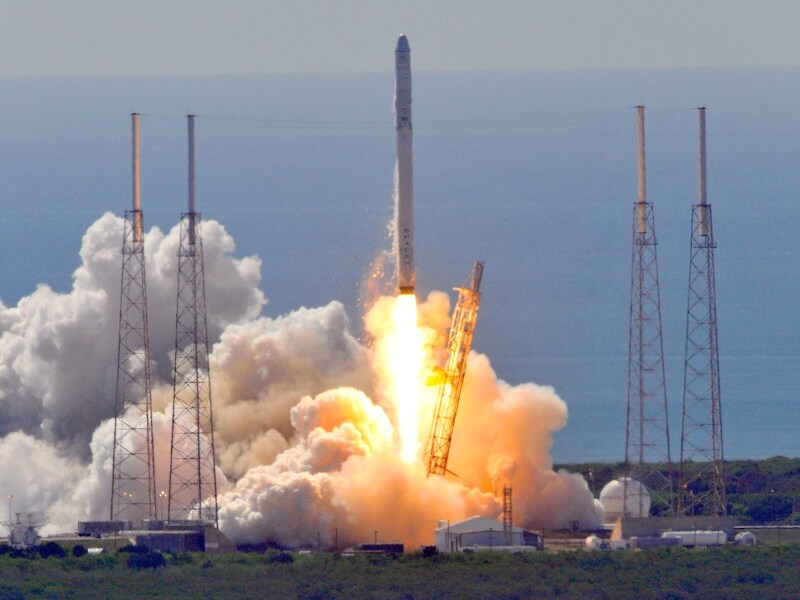 Archieffoto van de Falcon-9-raket.