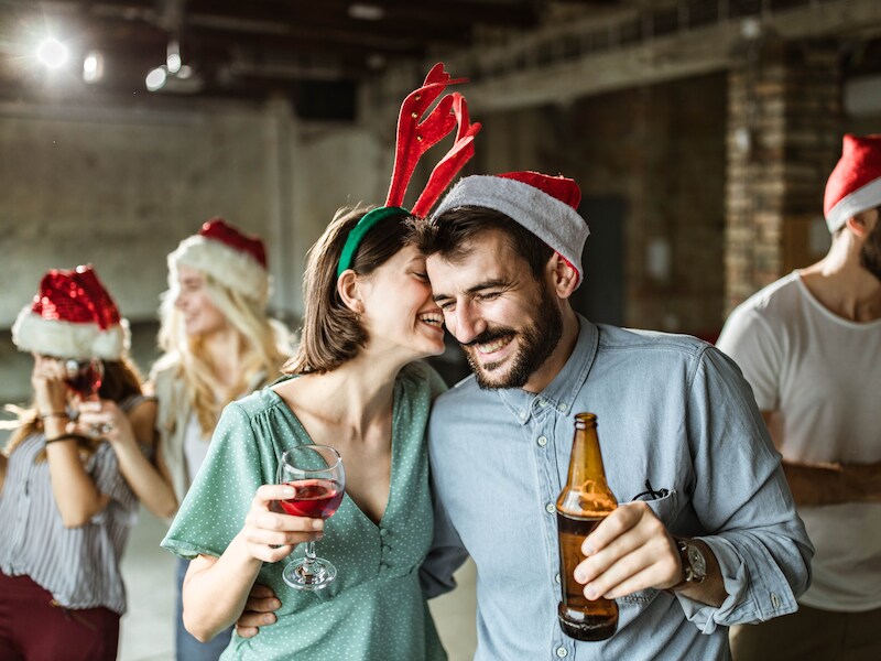 1 op de 3 affaires op de werkvloer start op het kerstfeestje van het bedrijf. “Dit maakt dat je sneller de stap zet”