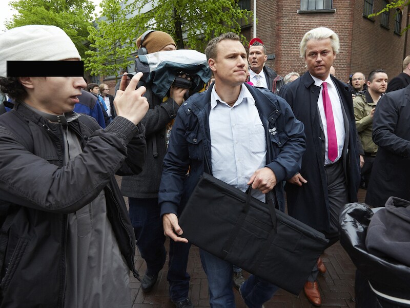 Oussama C. fotografeerde Geert Wilders vorig jaar bij zijn bezoek aan de Schilderswijk in Den Haag.