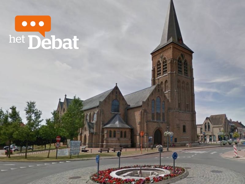 Er mag volgens enkele lezers wat minder geld vloeien naar de kerken.