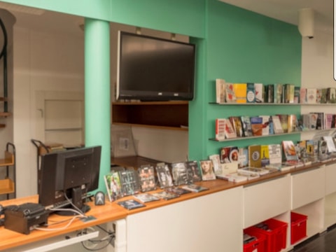 De bibliotheek van Lierde.