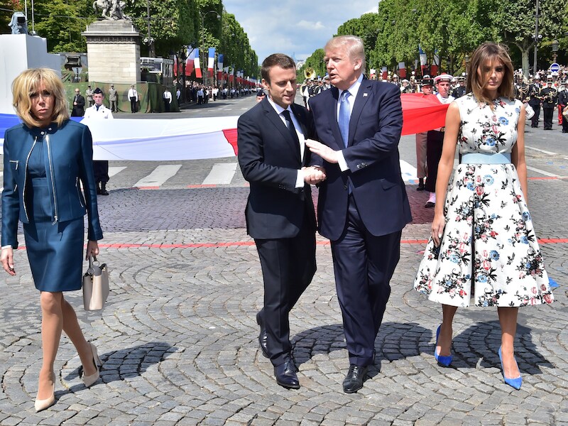 Trump zegt geïnspireerd te zijn door de parade die hij in Parijs zag op de Franse nationale feestdag op 14 juli.
