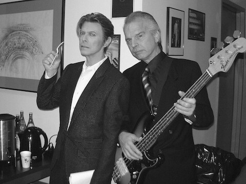 Bowie en Tony Visconti in 2002, backstage in Carnegie Hall.