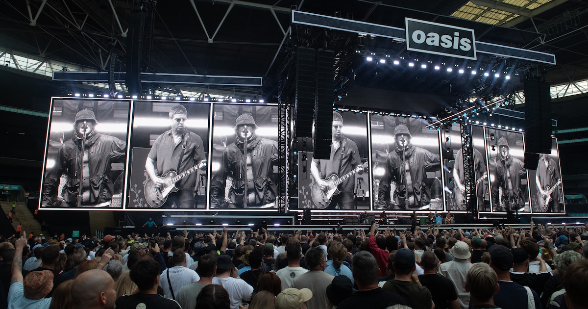 Man overleden na val van tribune bij concert Oasis in Wembley Stadium ...