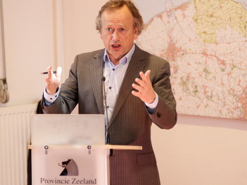 Nederlands staatssecretaris voor Landbouw Henk Bleker.