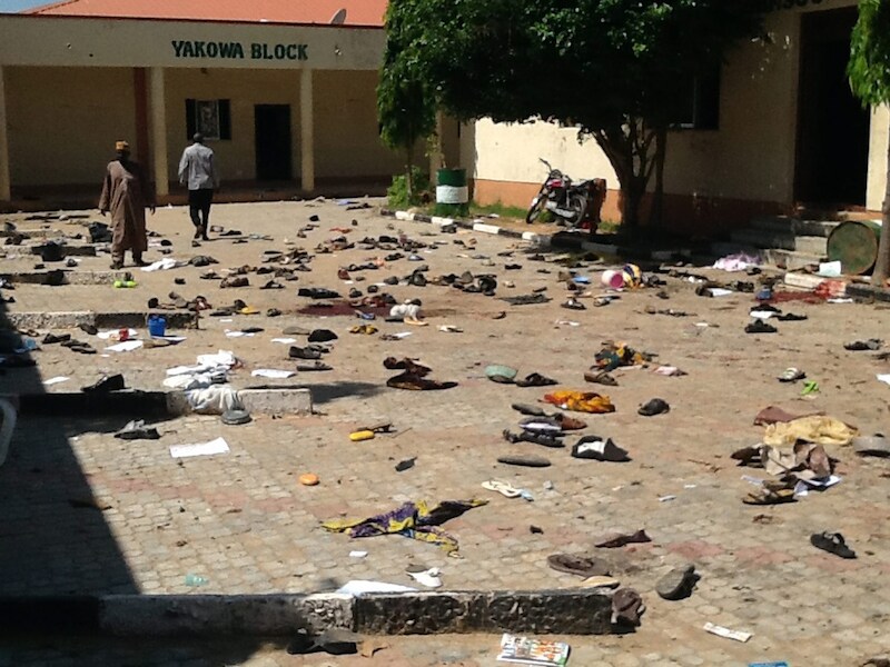 Beelden van een bomaanslag op een openbaar gebouw in Nigeria in juli van dit jaar. De zelfmoordterrorist was vermoedelijk een aanhanger van Boko Haram.