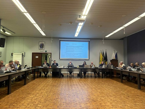Archiefbeeld van de gemeenteraad in Merchtem.