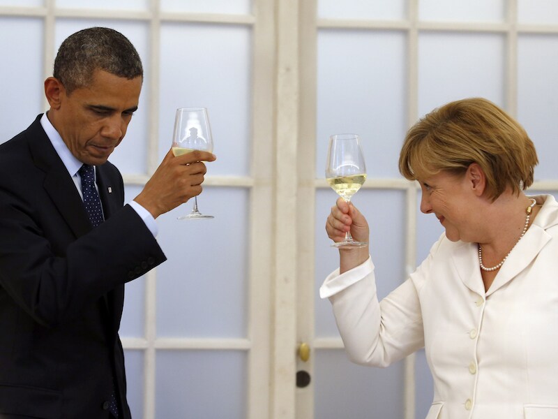 Amerikaans president Barack Obama en Duits bondskanselier Angela Merkel tijdens een diner in Berlijn.