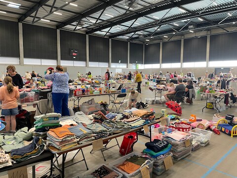De tweedehandsbeurs voor kinderartikelen van Gezinsbond Aalter.