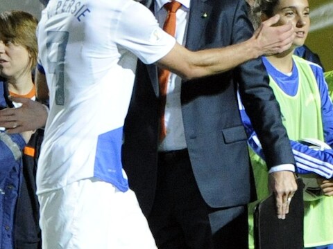 Van Gaal gunde Van Persie nog een applausvervanging.