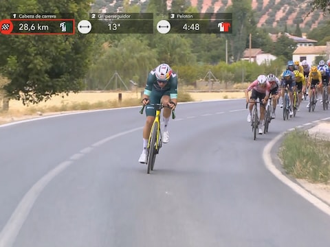 LIVE. Koers op het scherpst van de snede: Wout van Aert en Matthew Brennan vallen om beurten aan in spectaculaire finale