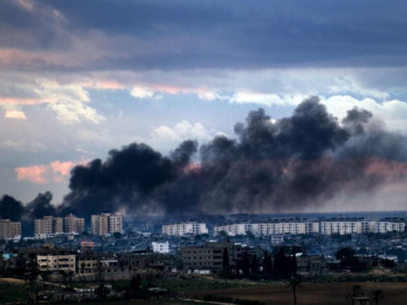 Israël bestookte Gaza Stad met luchtaanvallen