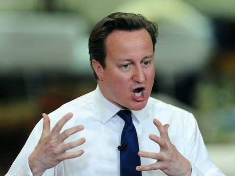"Het is extreem ernstig, dit is een oorlogsmisdaad", verklaarde Cameron tegenover de BBC.