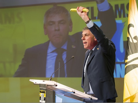 Filip Dewinter wilt u virtueel criminelen en moslimterroristen in elkaar zien slaan.