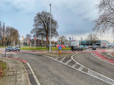 De Europarotonde in Oostkamp voordat de werken van start gingen.