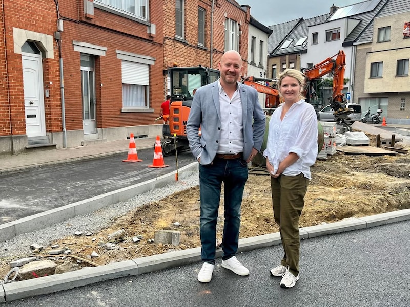 Montmartrewijk opnieuw open voor verkeer: “Belangrijk dat bewoners en handelaars opnieuw bereikbaar zijn”