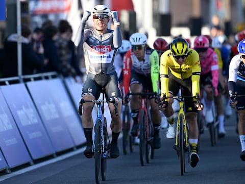 Jasper Philipsen (Alpecin-Deceuninck) was de snelste, vorig jaar tijdens Kuurne-Brussel-Kuurne. 