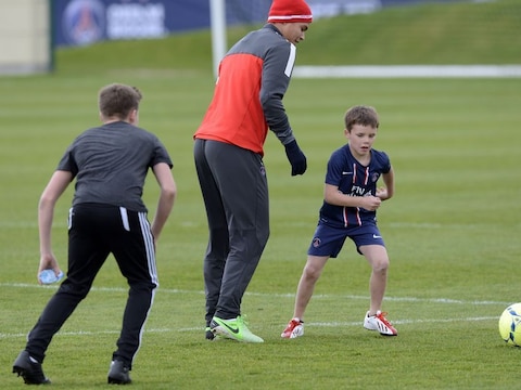 Cruz (r) en Brooklyn Beckham combineren Thiago Silva even zoek.