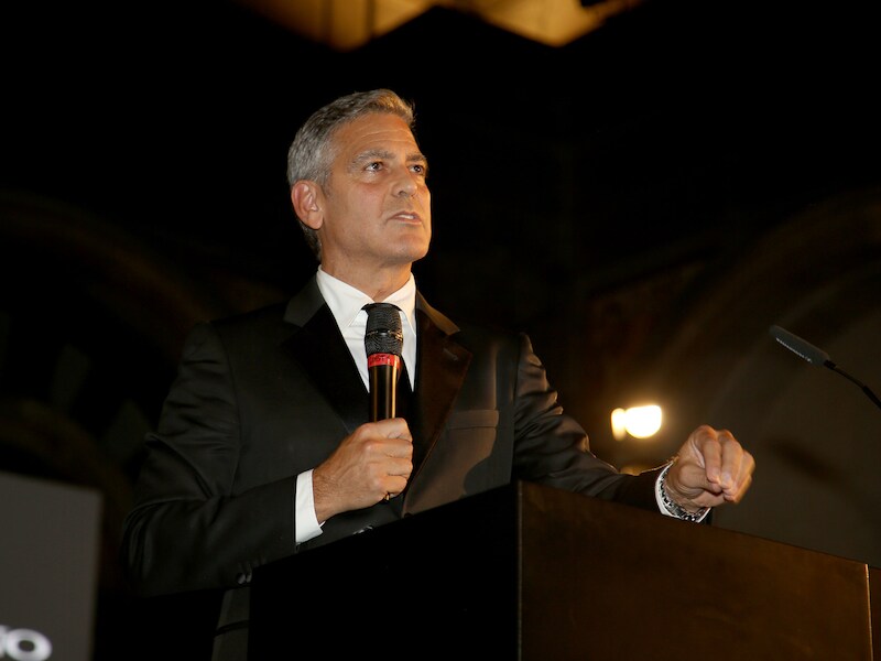 George Clooney op een benefiet in Italië.
